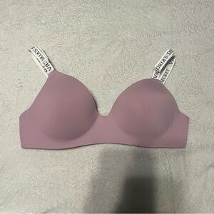 Victoria’s Secret T-shirt lightly lined wire free bra